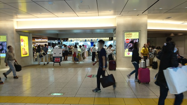 東京駅構内催事場_2